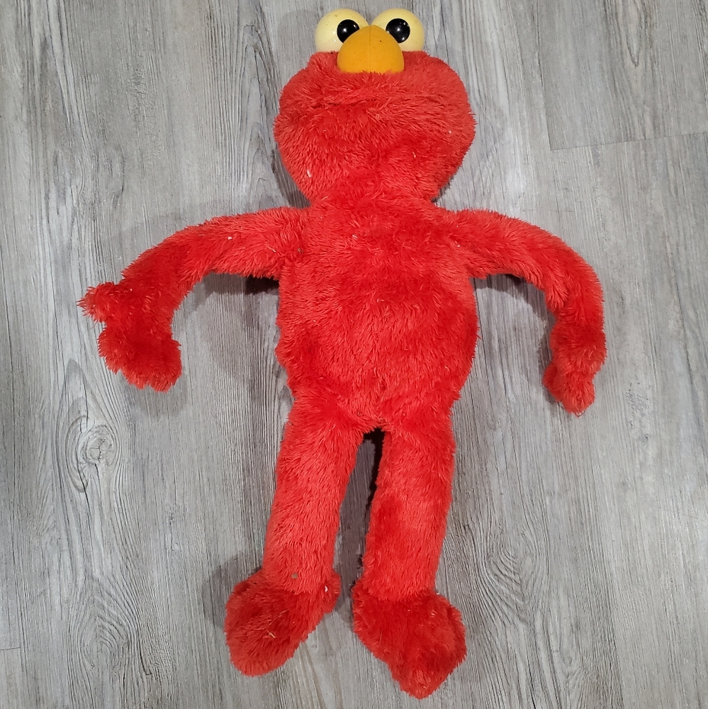 Hug me elmo